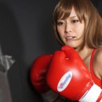 瞳りんがボクシング対決でボコボコに