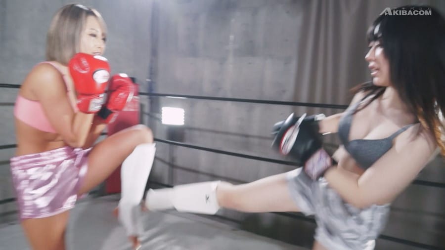 椎木くるみと山本蓮加が女同士のキックボクシング対決